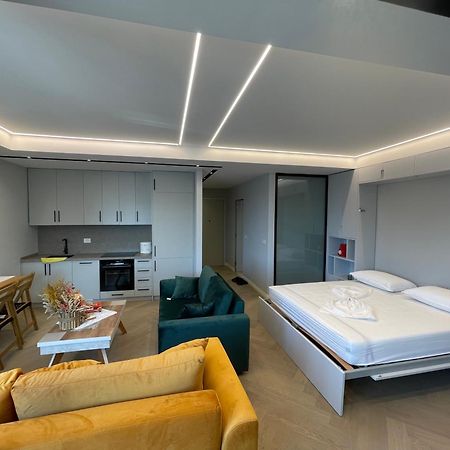 Luxury One Bedroom Apartment ติรานา ภายนอก รูปภาพ