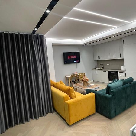 Luxury One Bedroom Apartment ติรานา ภายนอก รูปภาพ